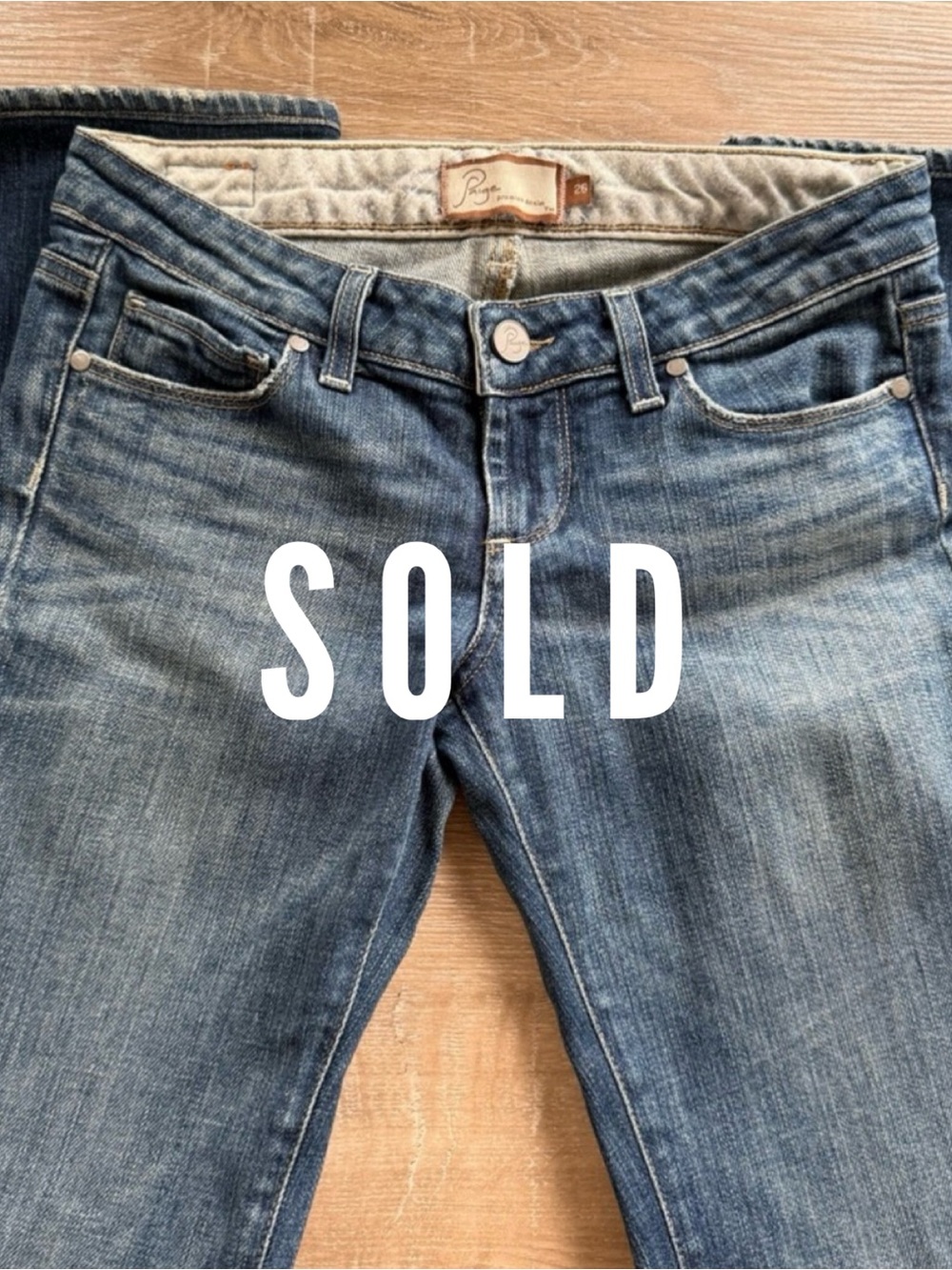 PAIGE Vintage Women's Bootleg “Laurel Canyon” Jeans in Faded Blue Wash. Size 26.